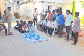 ಪೊಲೀಸರು ಸಮುದಾಯ ಕುಂದುಕೊರತೆ ಸಭೆ ನಡೆಸಿದ್ದಾರೆ