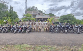 ಕದ್ದ 20 ಮೋಟಾರ್ ಸೈಕಲ್‌ಗಳನ್ನು ಪೊಲೀಸರು ವಶಪಡಿಸಿಕೊಂಡಿದ್ದಾರೆ