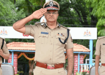 ಮೆರವಣಿಗೆಯ ಸಮಯದಲ್ಲಿ ಪೊಲೀಸರ ಶ್ರೇಷ್ಠತೆಯನ್ನು ಗೌರವಿಸಲಾಯಿತು
