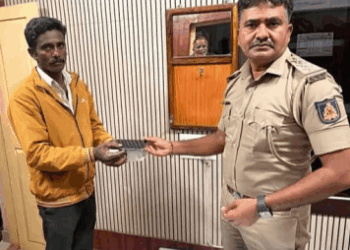 ಕಳೆದುಹೋದ ಮೊಬೈಲ್ ಫೋನ್‌ಗಳನ್ನು ಪೊಲೀಸರು ಹಿಂತಿರುಗಿಸಿದ್ದಾರೆ