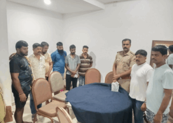 ನಿಟ್ಟೆ ಹೋಟೆಲ್ ಮೇಲೆ ಜೂಜಾಟ ದಾಳಿ: 6 ಜನರ ಬಂಧನ, 16,350 ರೂ. ವಶಪಡಿಸಿಕೊಳ್ಳಲಾಗಿದೆ